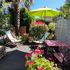 Vue Sur Jardin à 3 Mn En Voiture De La Hébergement de vacances